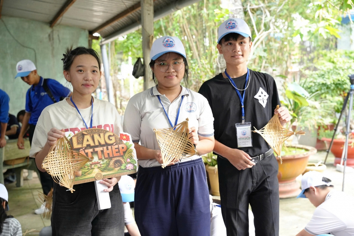 Học sinh TP.HCM tham quan, trải nghiệm nông nghiệp công nghệ cao Học sinh TP.HCM tham quan, trải nghiệm nông nghiệp công nghệ cao