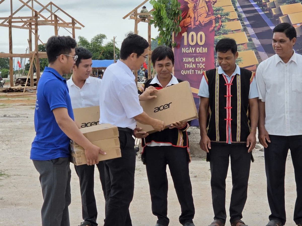 Khởi công dự án ổn định dân cư, tạo sinh kế cho 207 hộ dân xã Ia Tul, Gia Lai Khởi công dự án ổn định dân cư, tạo sinh kế cho 207 hộ dân xã Ia Tul, Gia Lai
