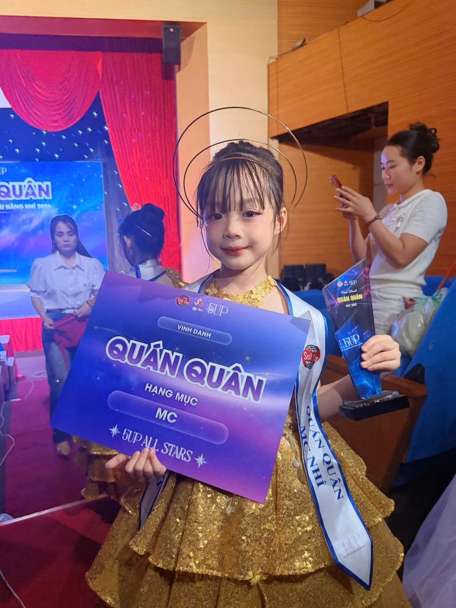 Một trong 2 thí sinh Nguyễn Lan Phương và Triệu Nhã An đã xuất sắc giành được 2 vé vàng danh giá, trở thành những gương mặt nổi bật của đoàn Lạng Sơn tại mùa giải năm nay. Một trong 2 thí sinh Nguyễn Lan Phương và Triệu Nhã An đã xuất sắc giành được 2 vé vàng danh giá, trở thành những gương mặt nổi bật của đoàn Lạng Sơn tại mùa giải năm nay.
