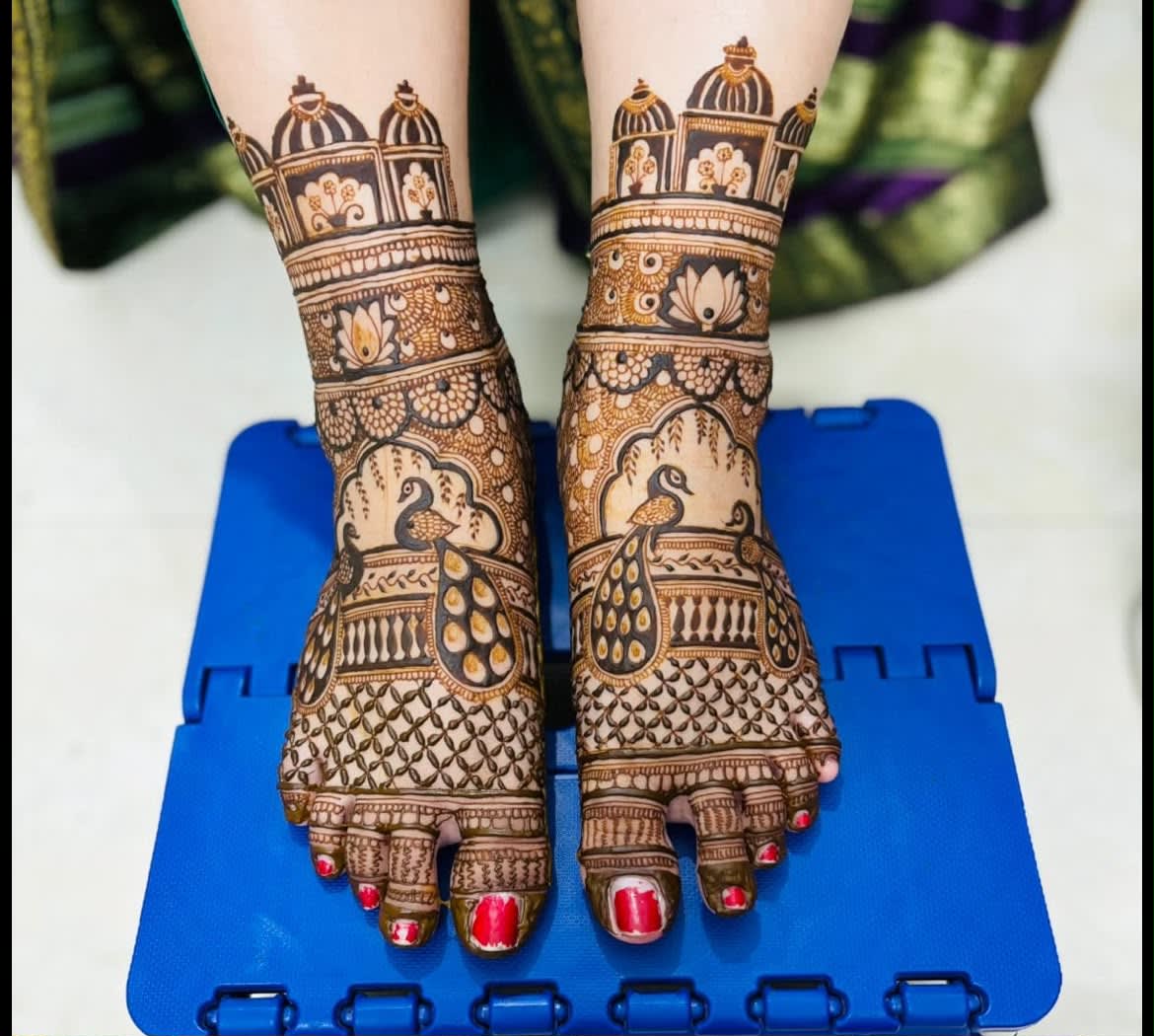 Rutuja mehandi Artist