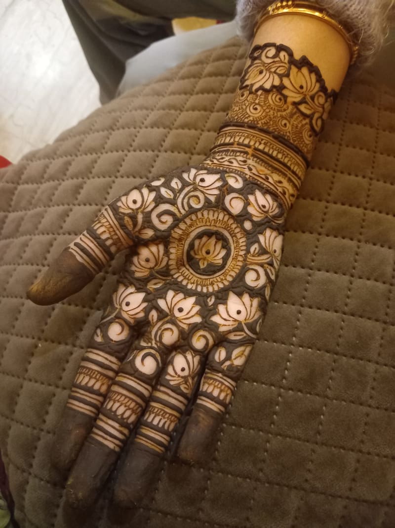 Deepu  mehndi artist portfolio 3