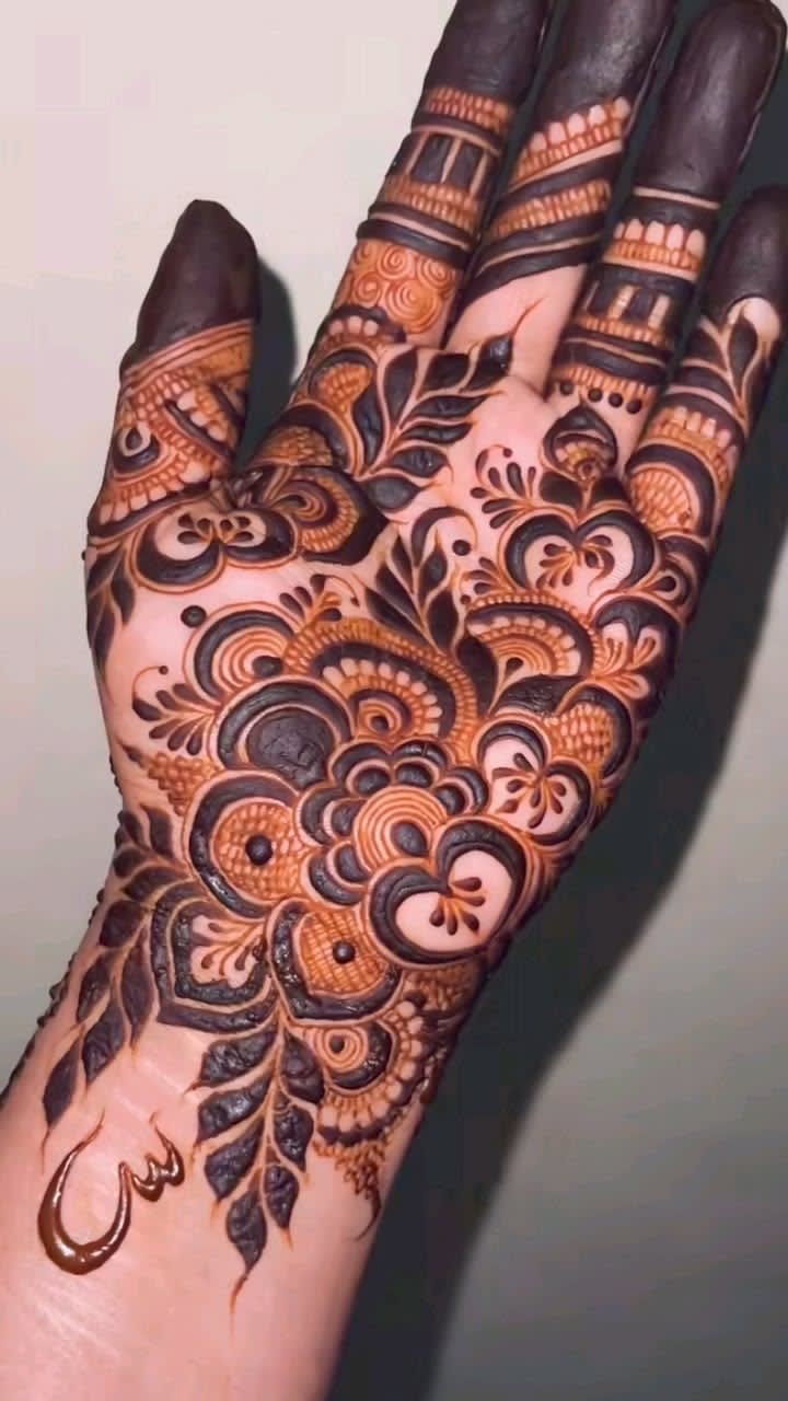 Ambika mehndi artist portfolio 6