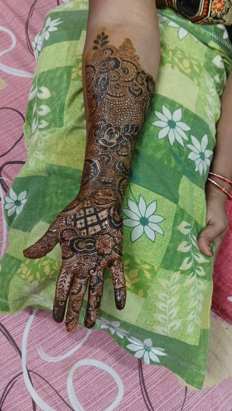Mehndi by sadika portfolio 4