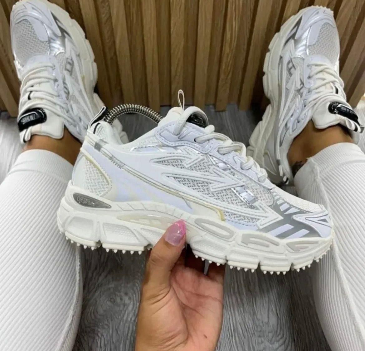 Off White Rigth: Estilo Impecable