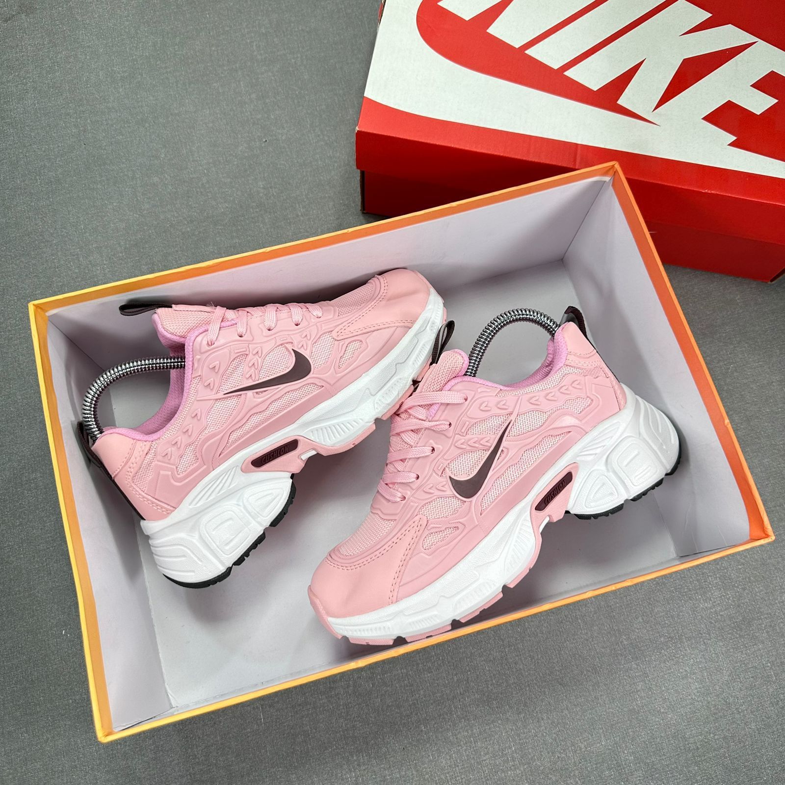 Nike V190: Estilo Imparable