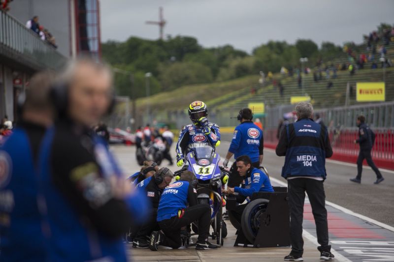 La Pioggia Ferma l’Azione a Imola
