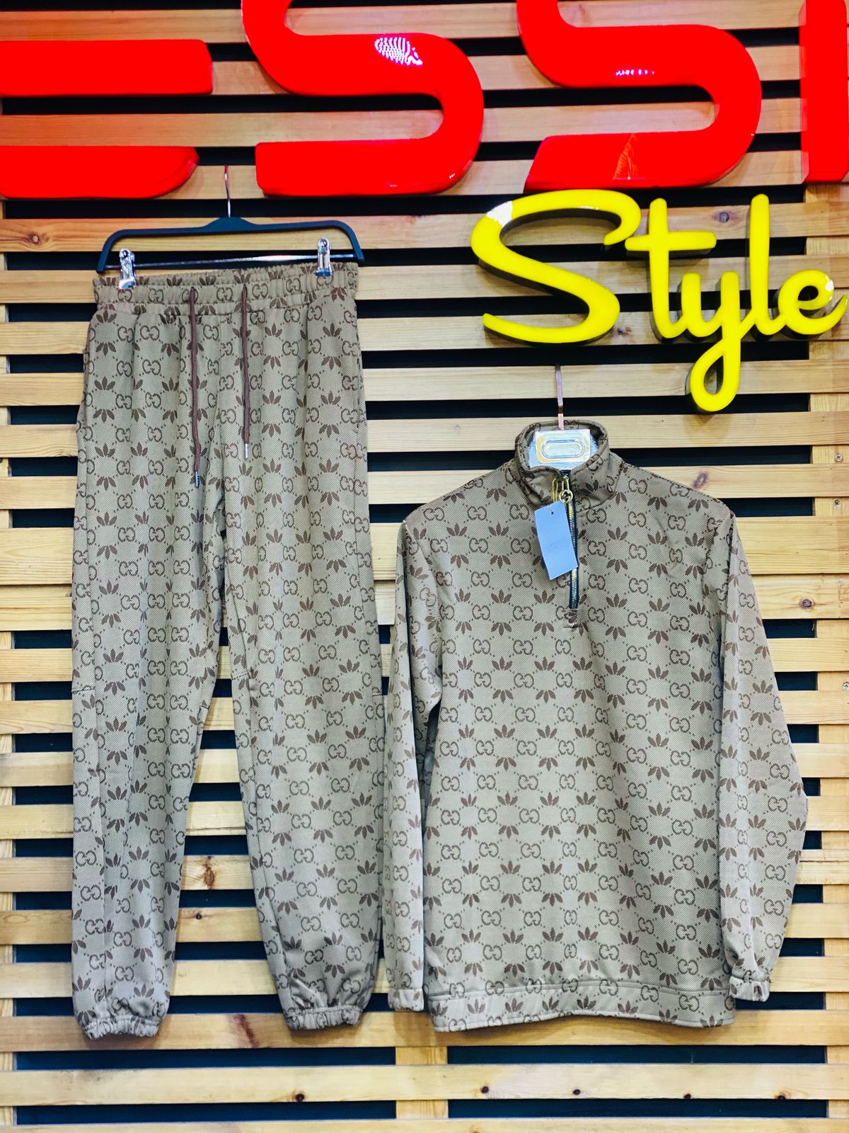 Ensemble tricot + pantalon Gucci