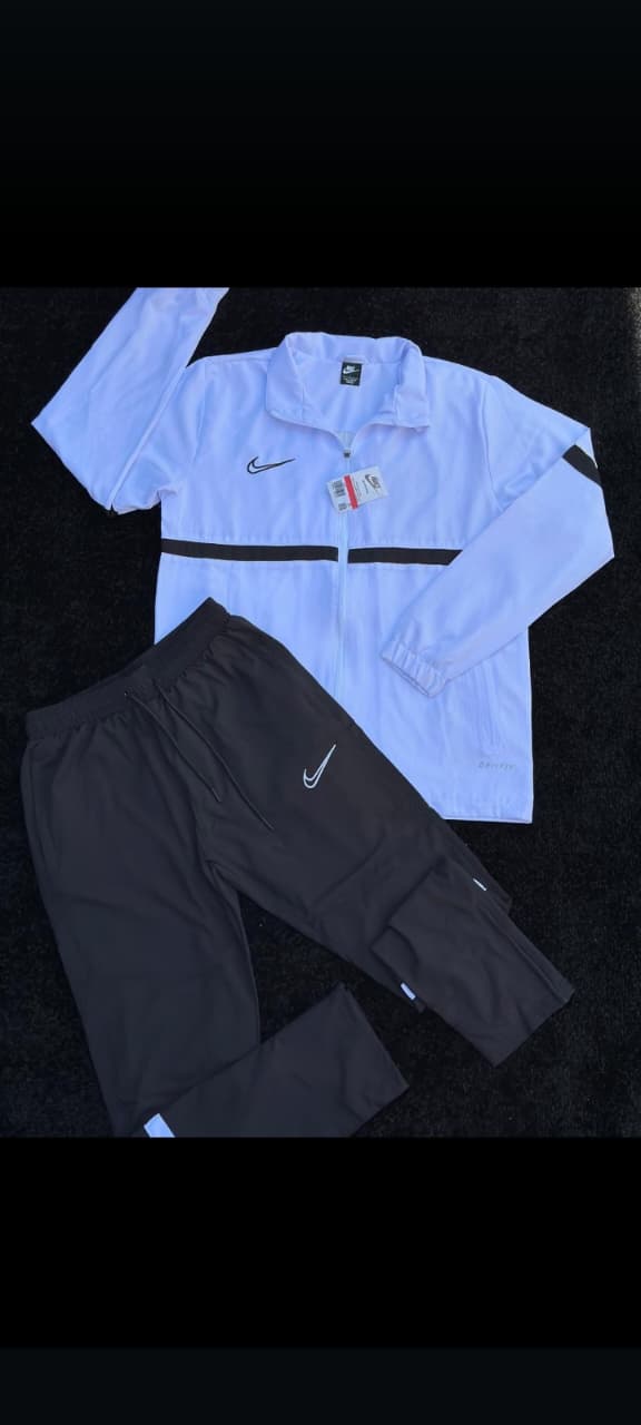 Ensemble servette + pantalon Nike