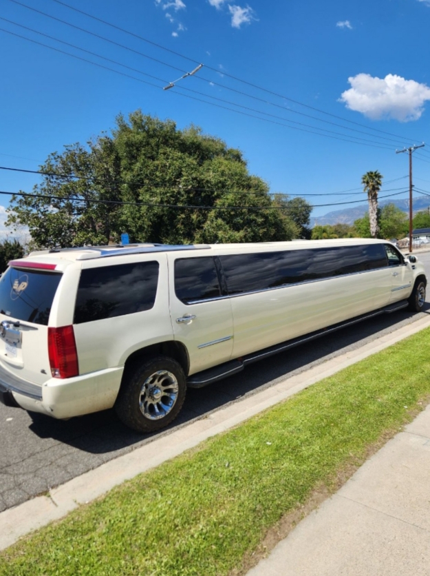 2007 Cadillac Escalade Limousine