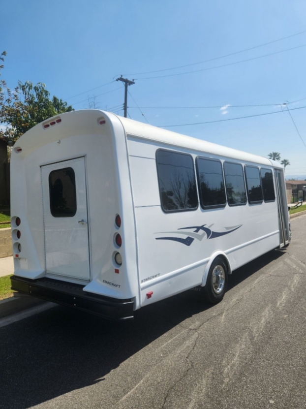 2015 Ford E450 Limo Bus