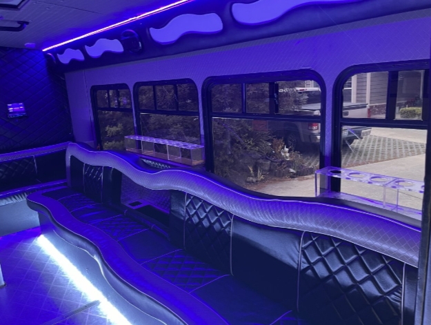 2005 Ford E450 Limo Bus