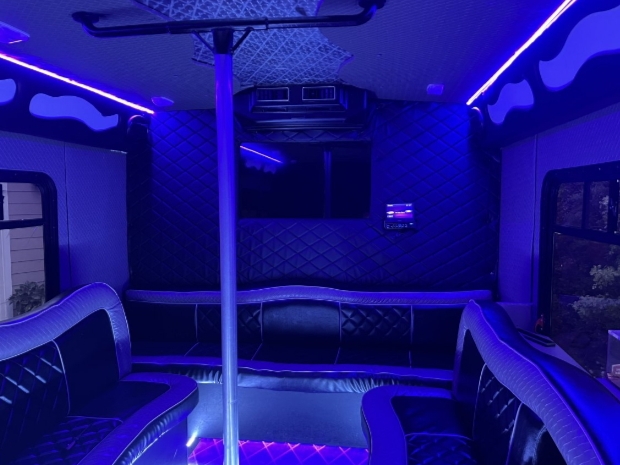 2005 Ford E450 Limo Bus