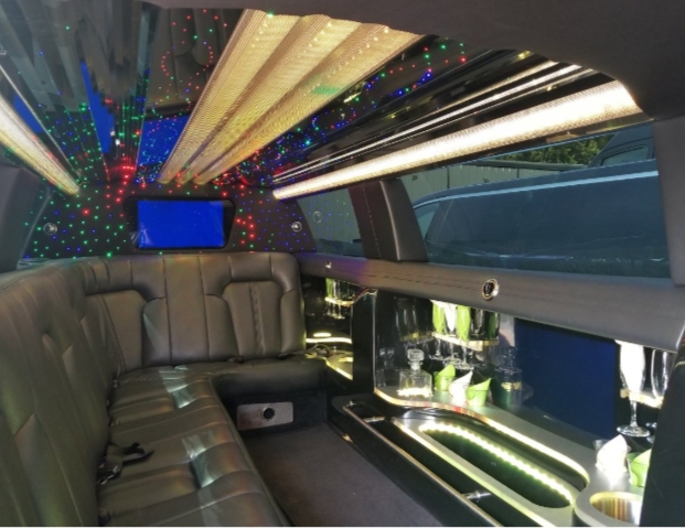 2013 Lincoln MKT 120 inches Limousine