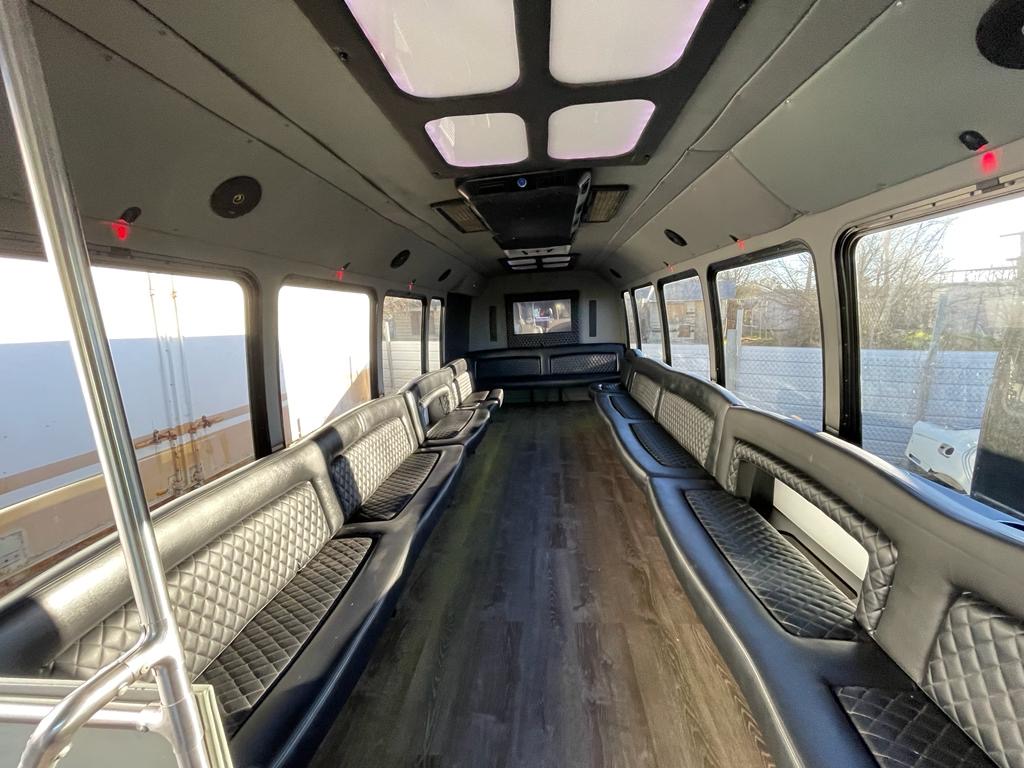 2013 Ford E450 20 Person Party Bus