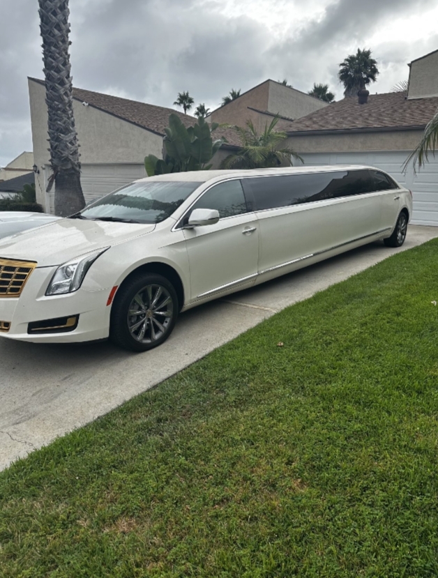 2014 Cadillac XTS 140 Inches Limousine