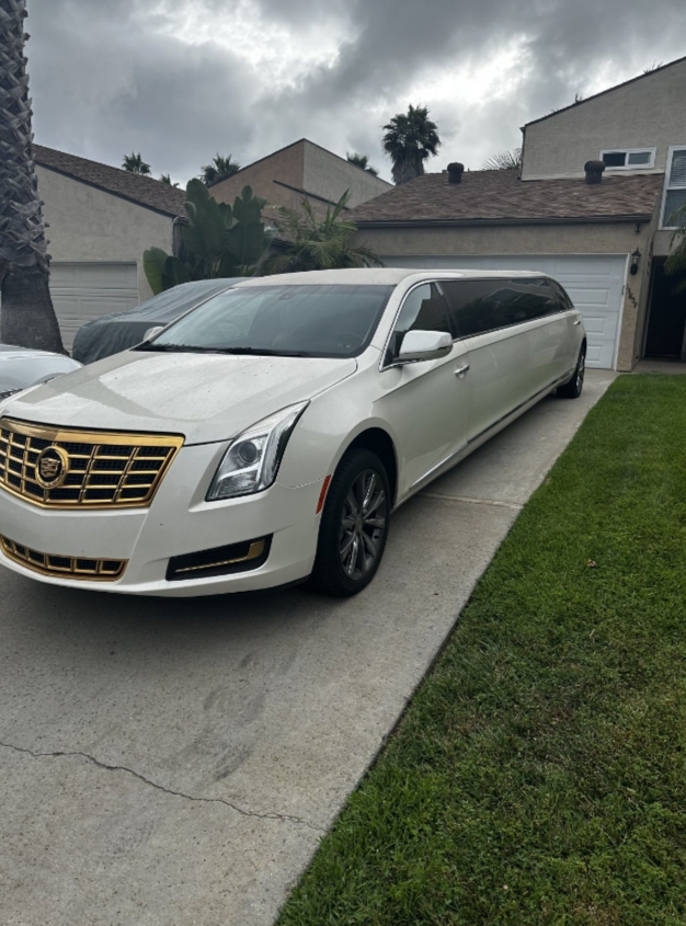 2014 Cadillac XTS 140 Inches Limousine