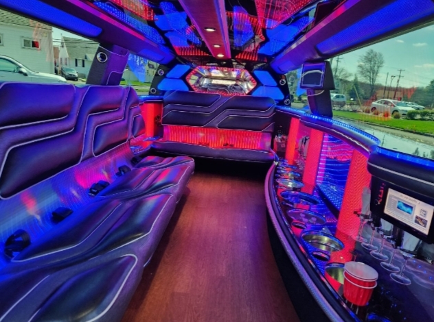 2015 Chevrolet Suburban 140 inches Limousine