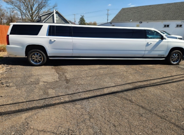 2015 Chevrolet Suburban 140 inches Limousine