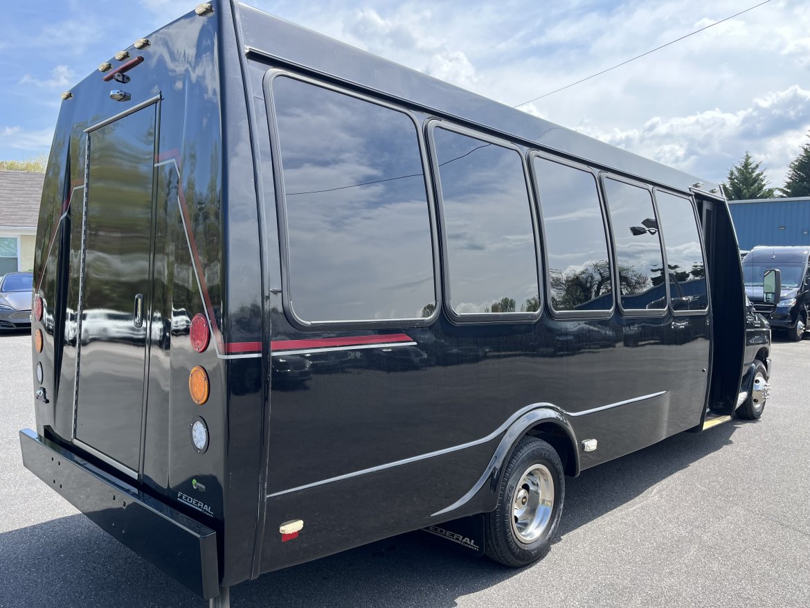 2012 Ford E-450 Limo Bus