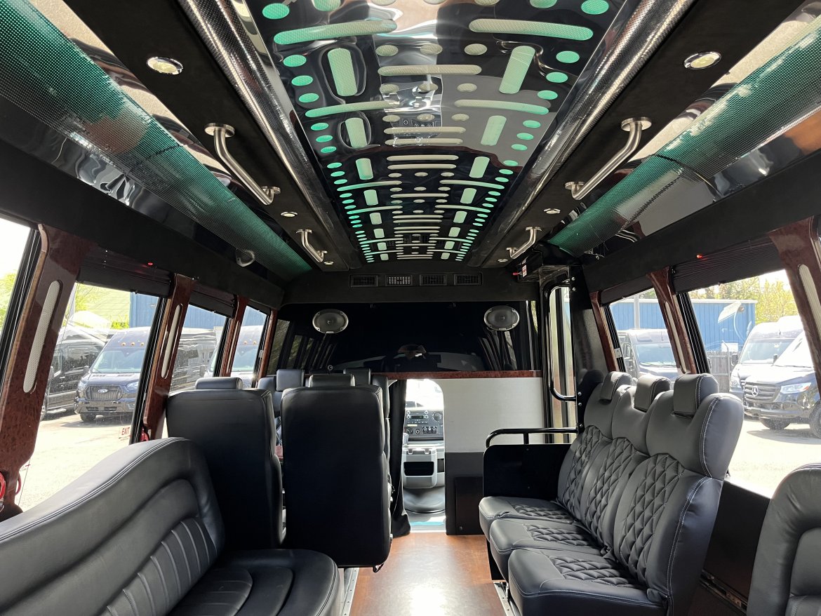 2012 Ford E-450 Limo Bus