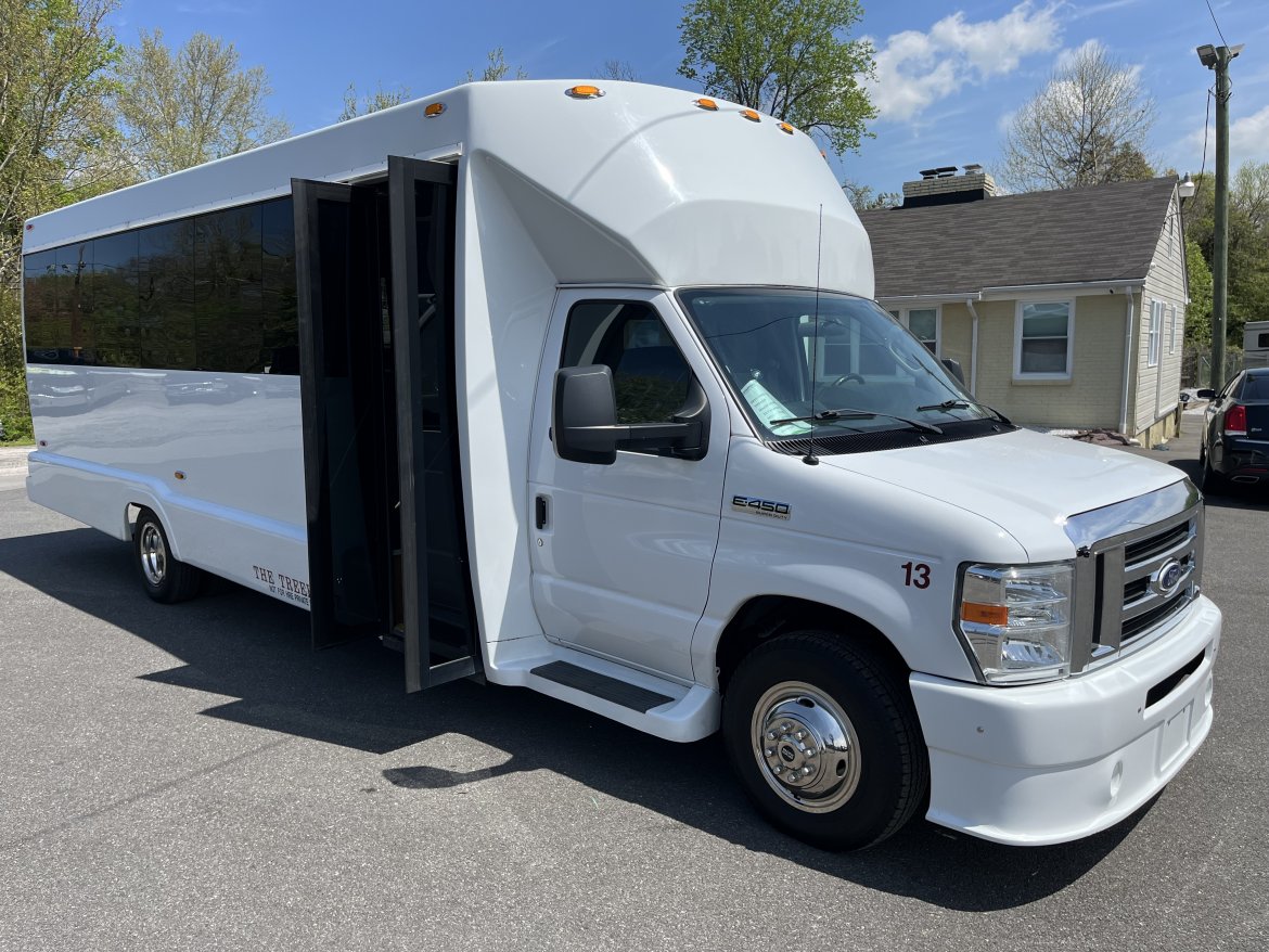 2014 Ford E-450 Limo Bus