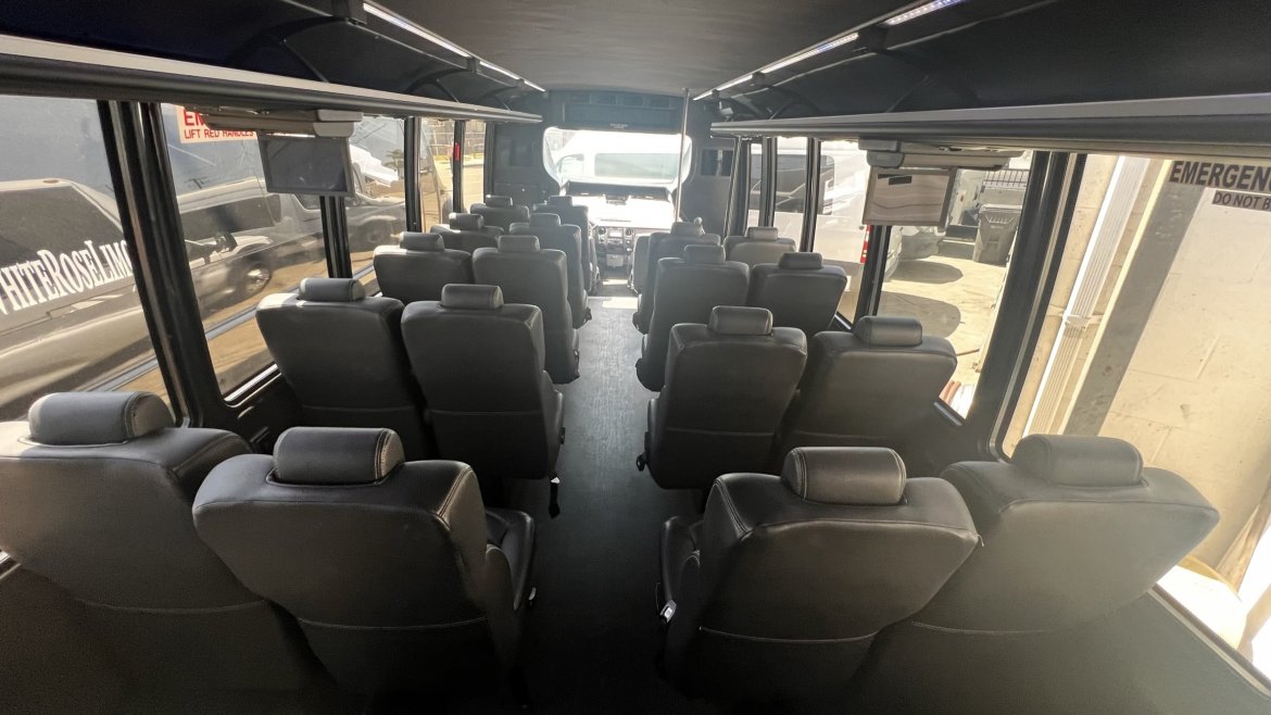 2015 Ford F-550  Shuttle Bus