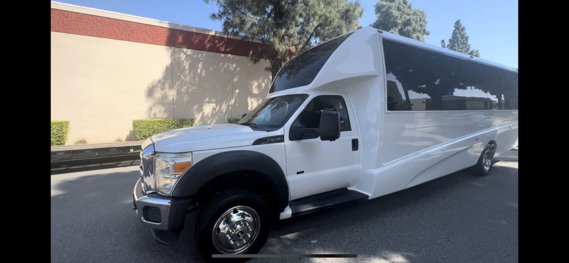 2015 Ford F-550  Shuttle Bus