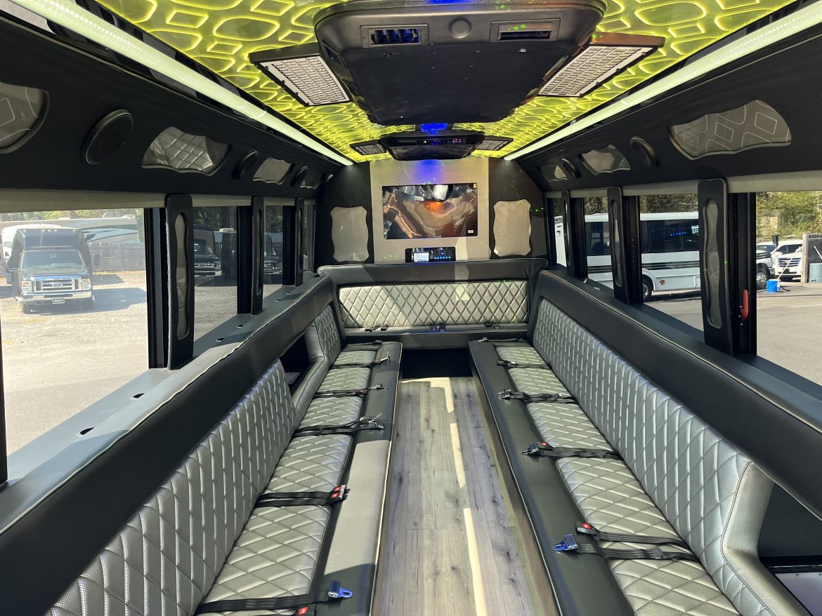 2019 Freightliner Champion Limo Bus