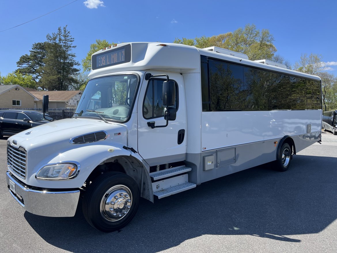 2019 Freightliner Champion Limo Bus