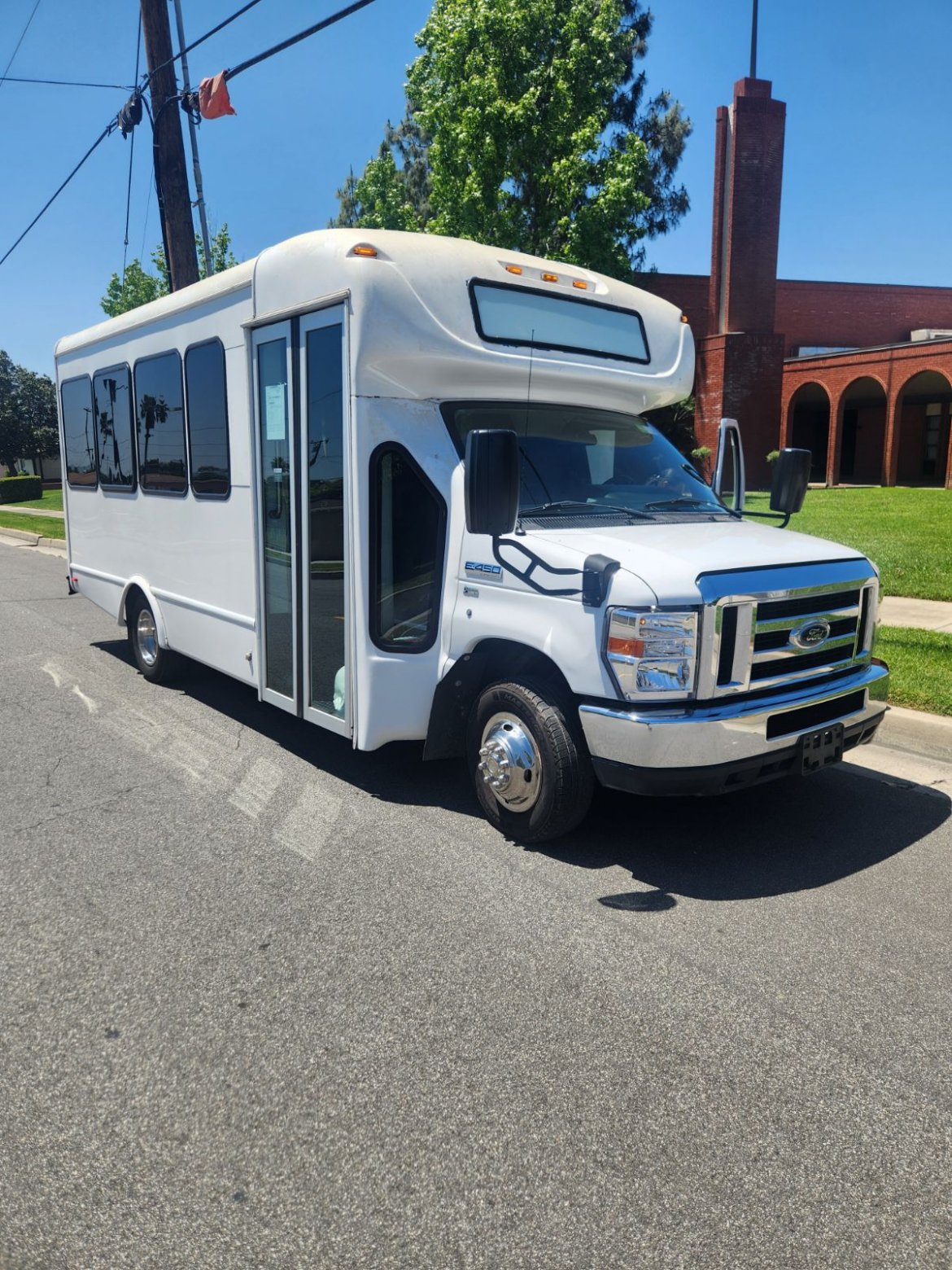 2018 Ford E-450 Limo Bus