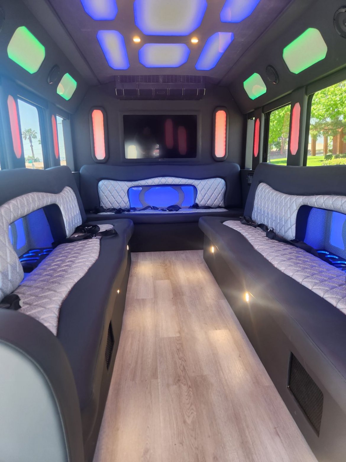 2018 Ford E-450 Limo Bus