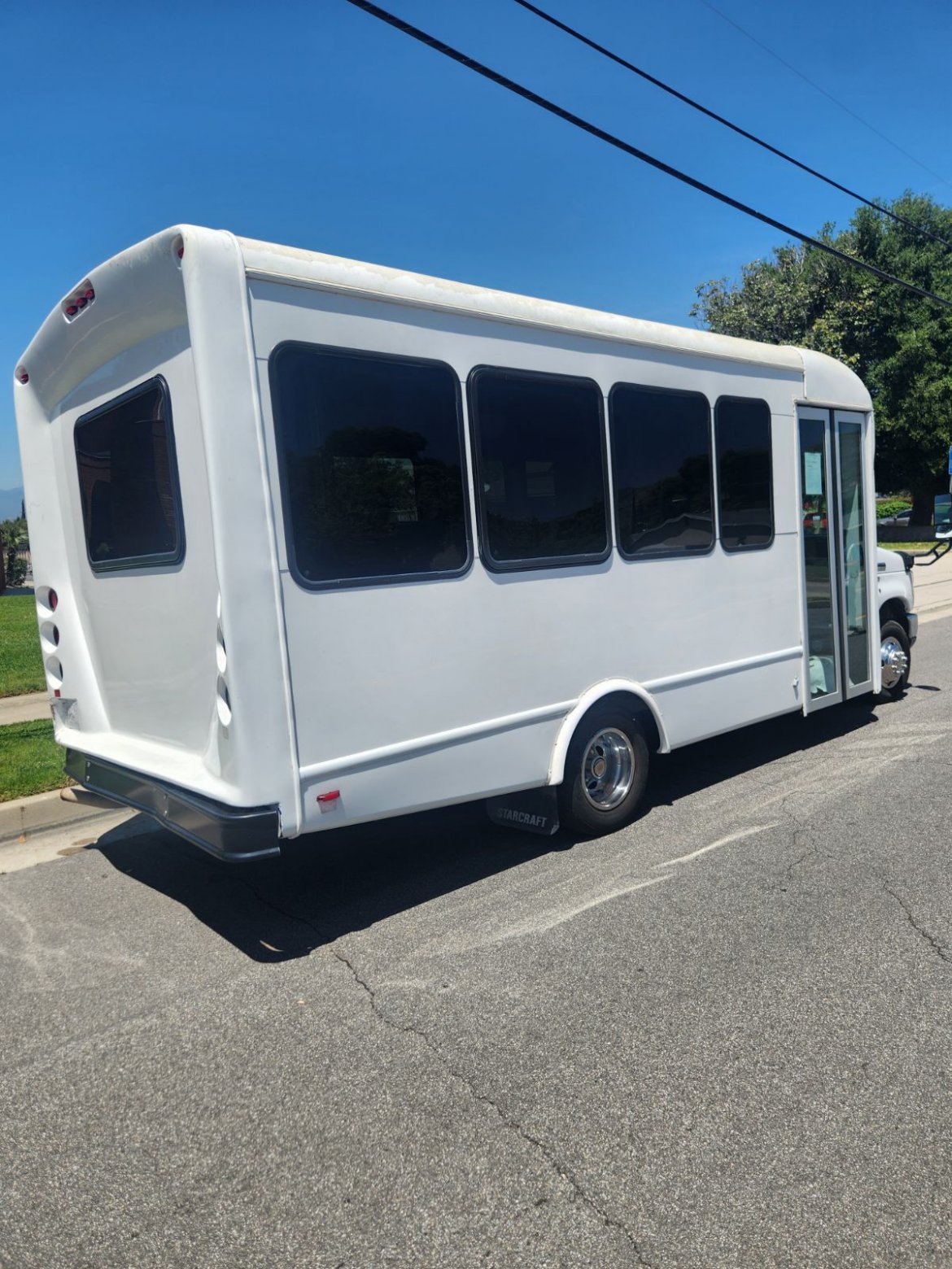 2018 Ford E-450 Limo Bus