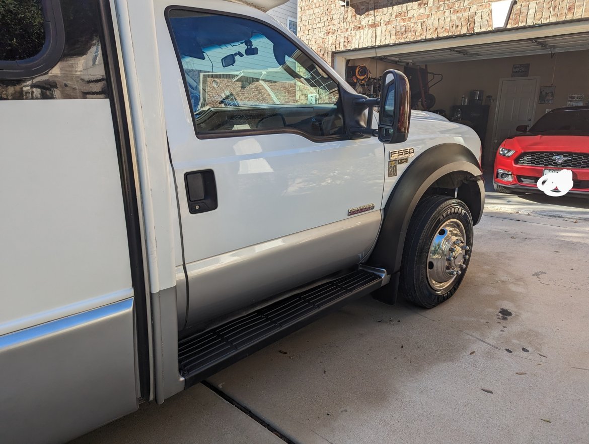 2007 Ford F550 Limo Bus