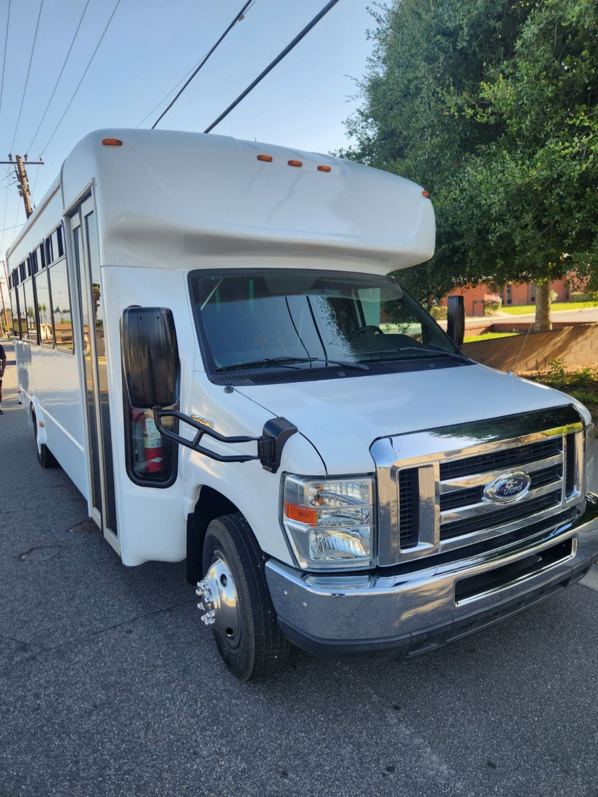 2014 Ford E-450 Limo Bus