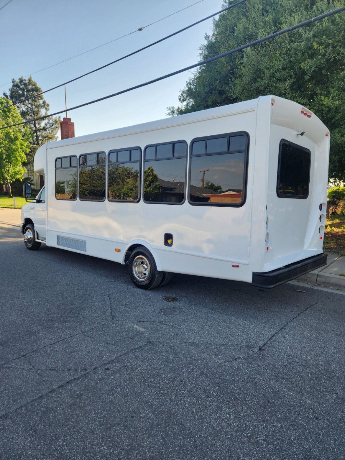 2014 Ford E-450 Limo Bus