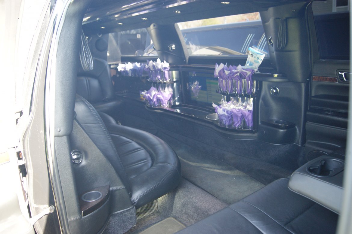 2019 Lincoln MKT Limousine