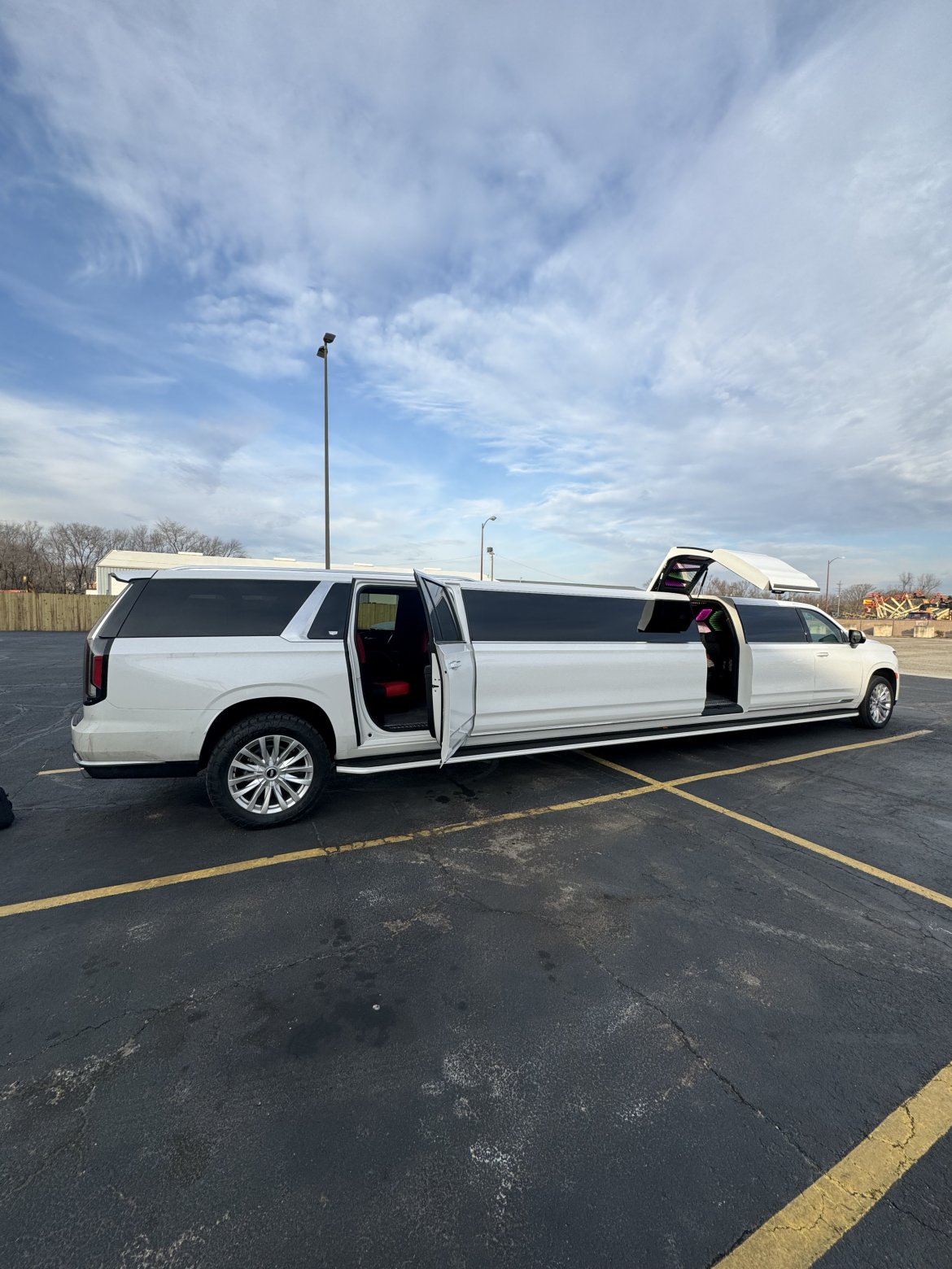 2024 Cadillac Escalade ESV Limousine