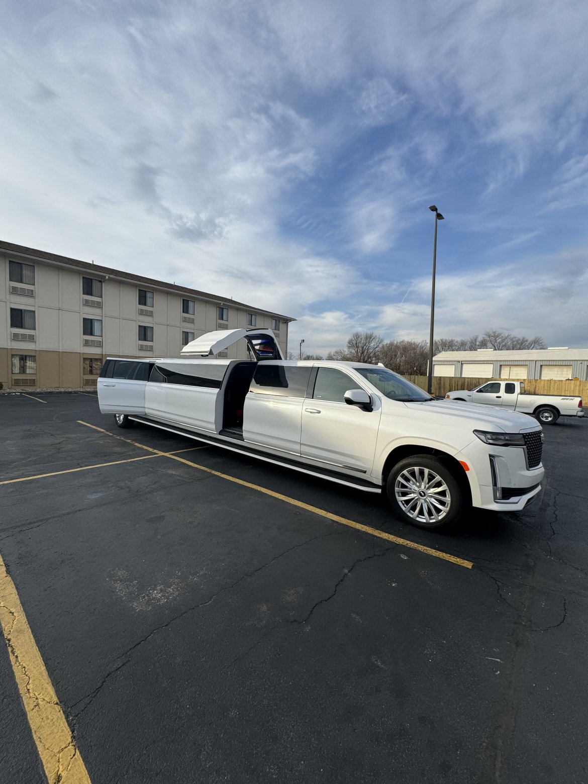 2024 Cadillac Escalade ESV Limousine