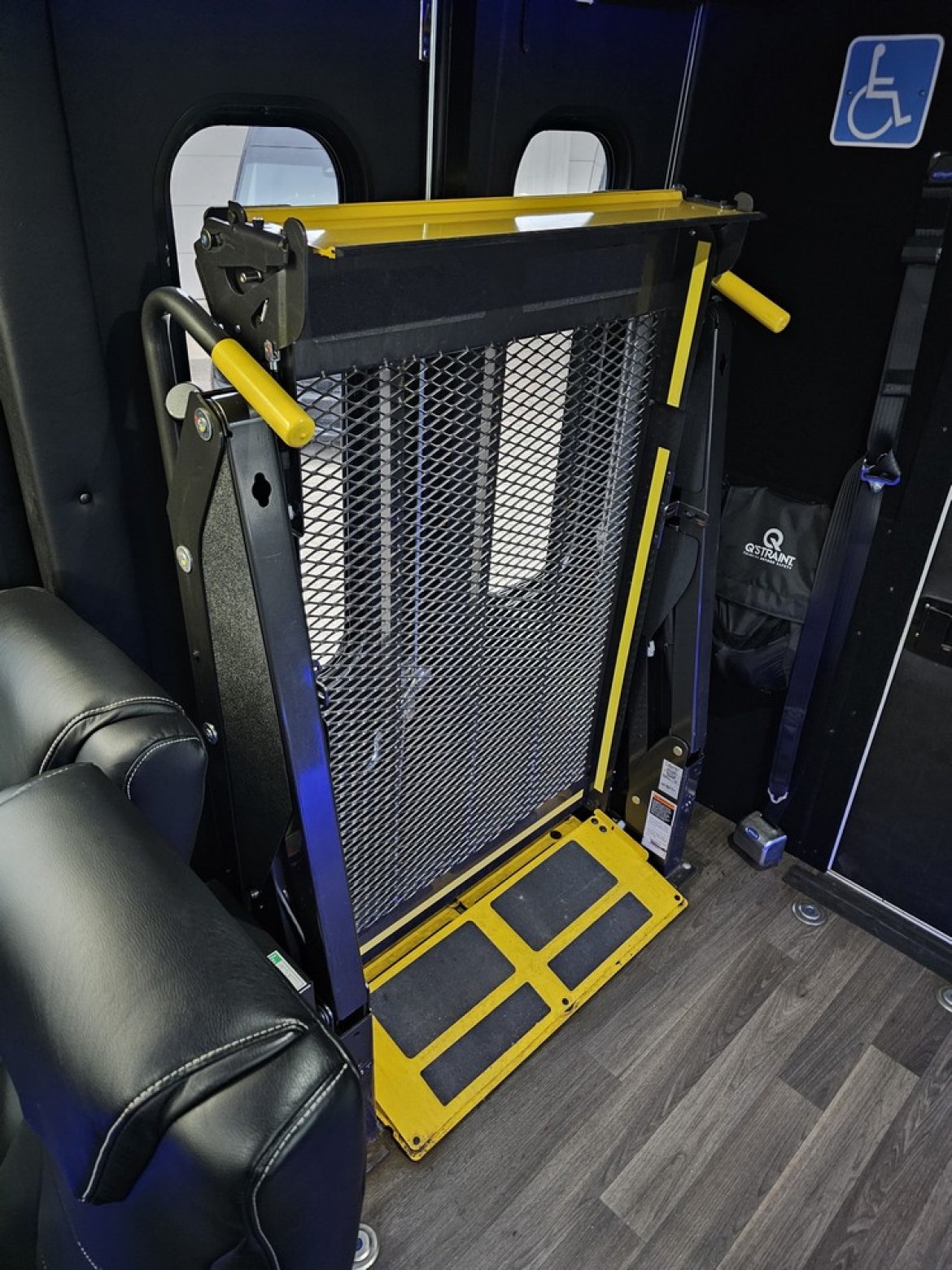 2018 Ford E-450 Paratransit Shuttle Bus