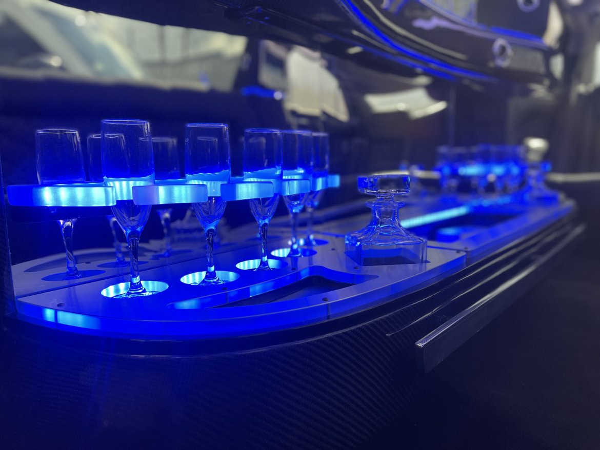 2023 Chrysler 300 Limousine