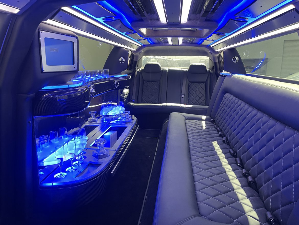2023 Chrysler 300 Limousine