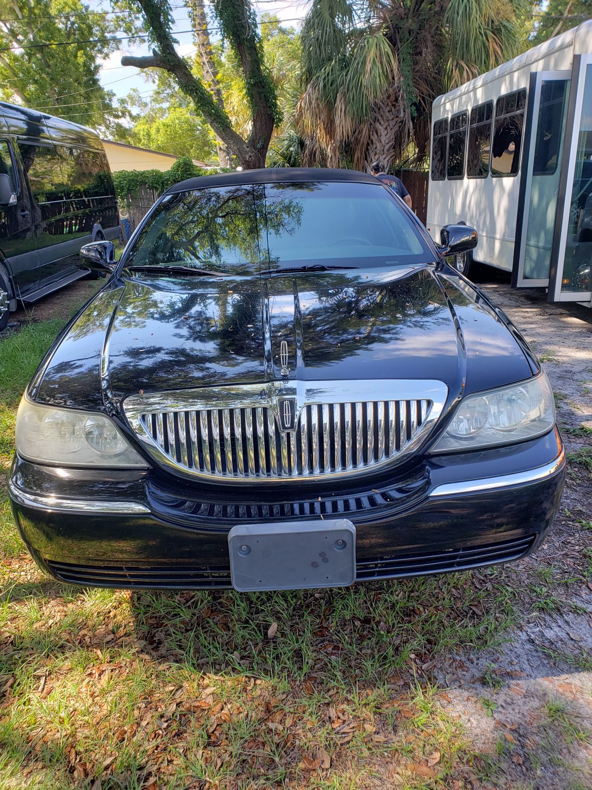 2011 Lincoln Town Car Limousine