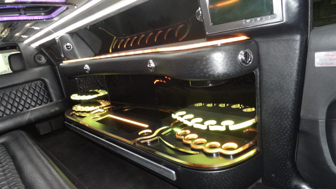 2018 Chrysler 300 Limousine