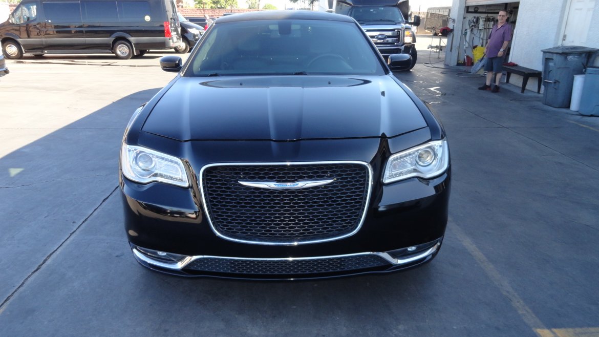 2018 Chrysler 300 Limousine