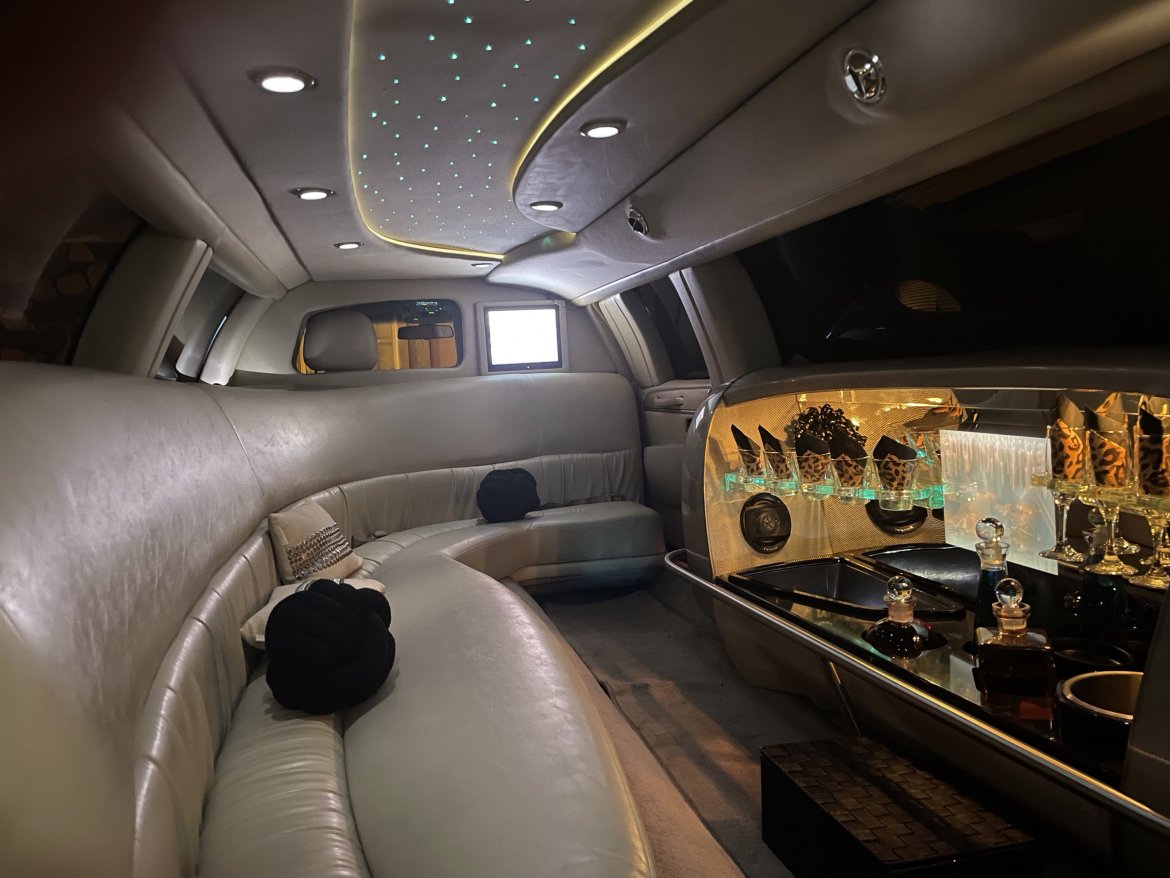 2005 Lincoln 120 feet Limousine
