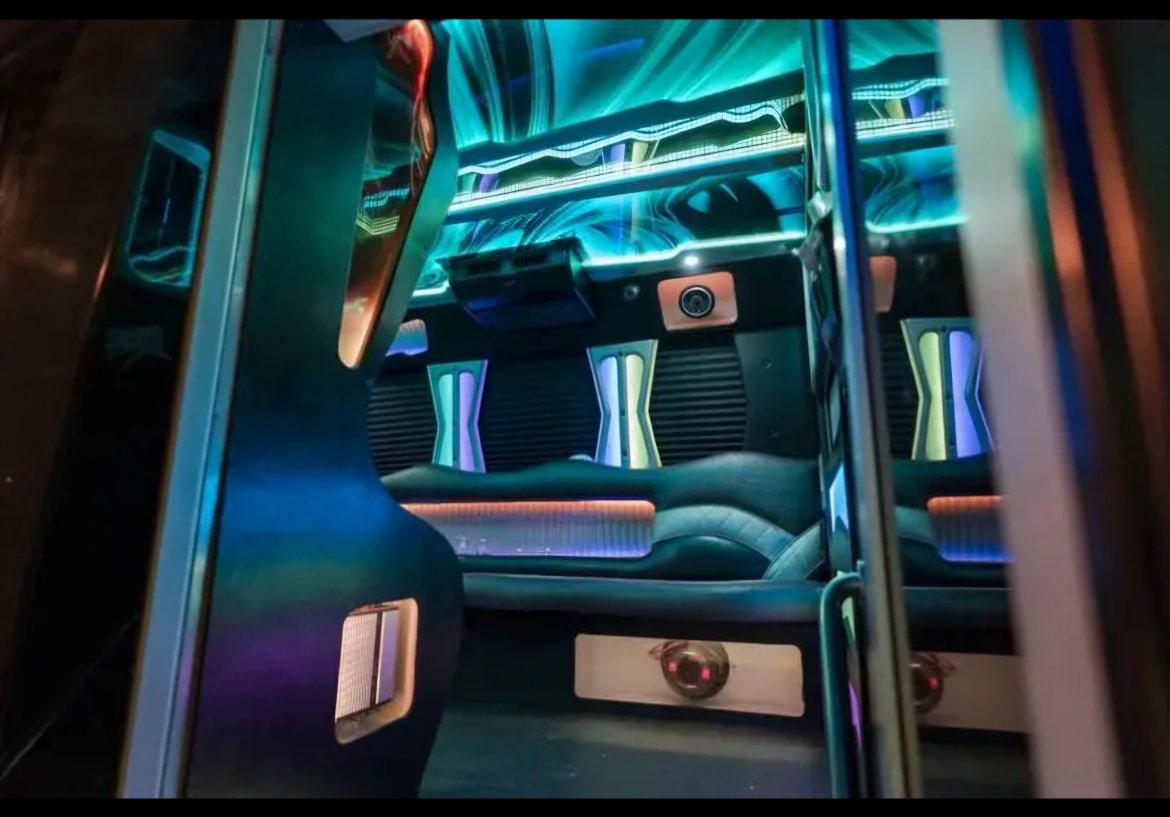 2009 Ford F-650 Limo Bus