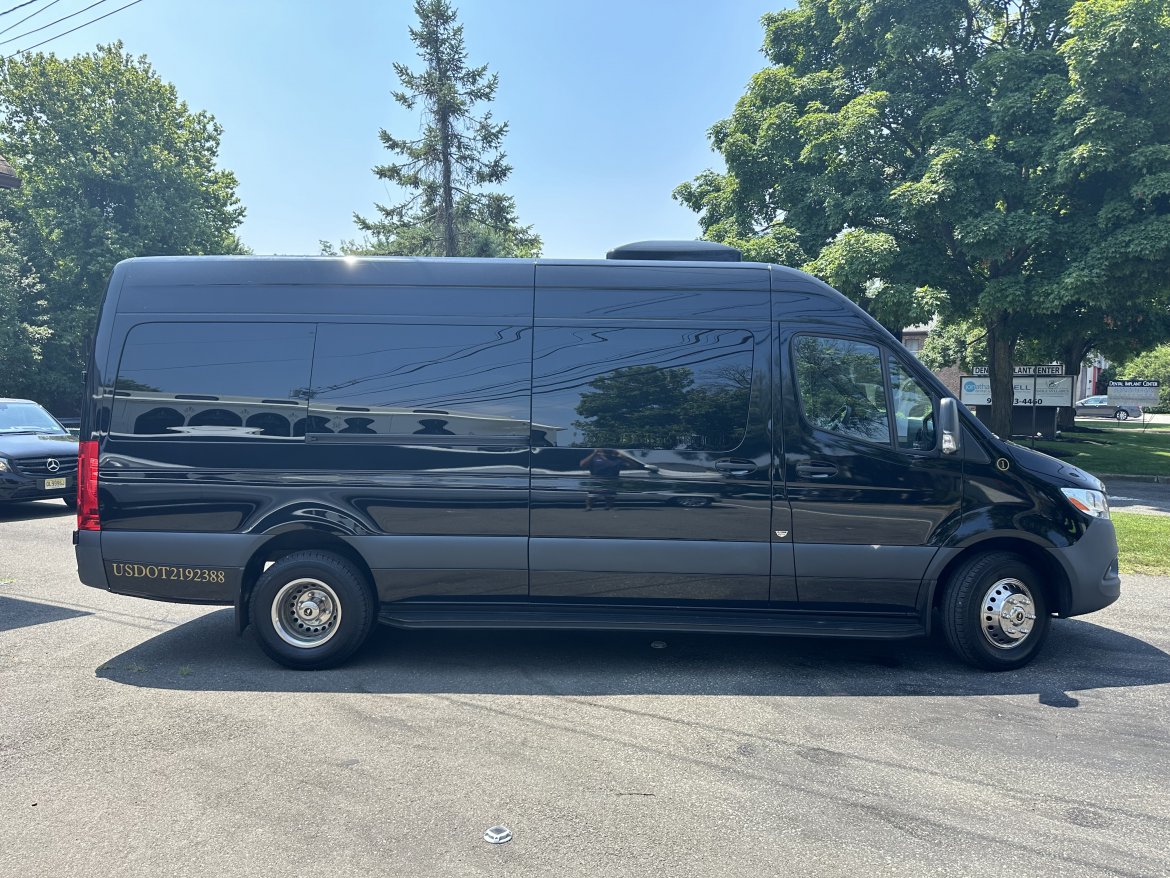2021 Mercedes-Benz Ultimate Limo Sprinter