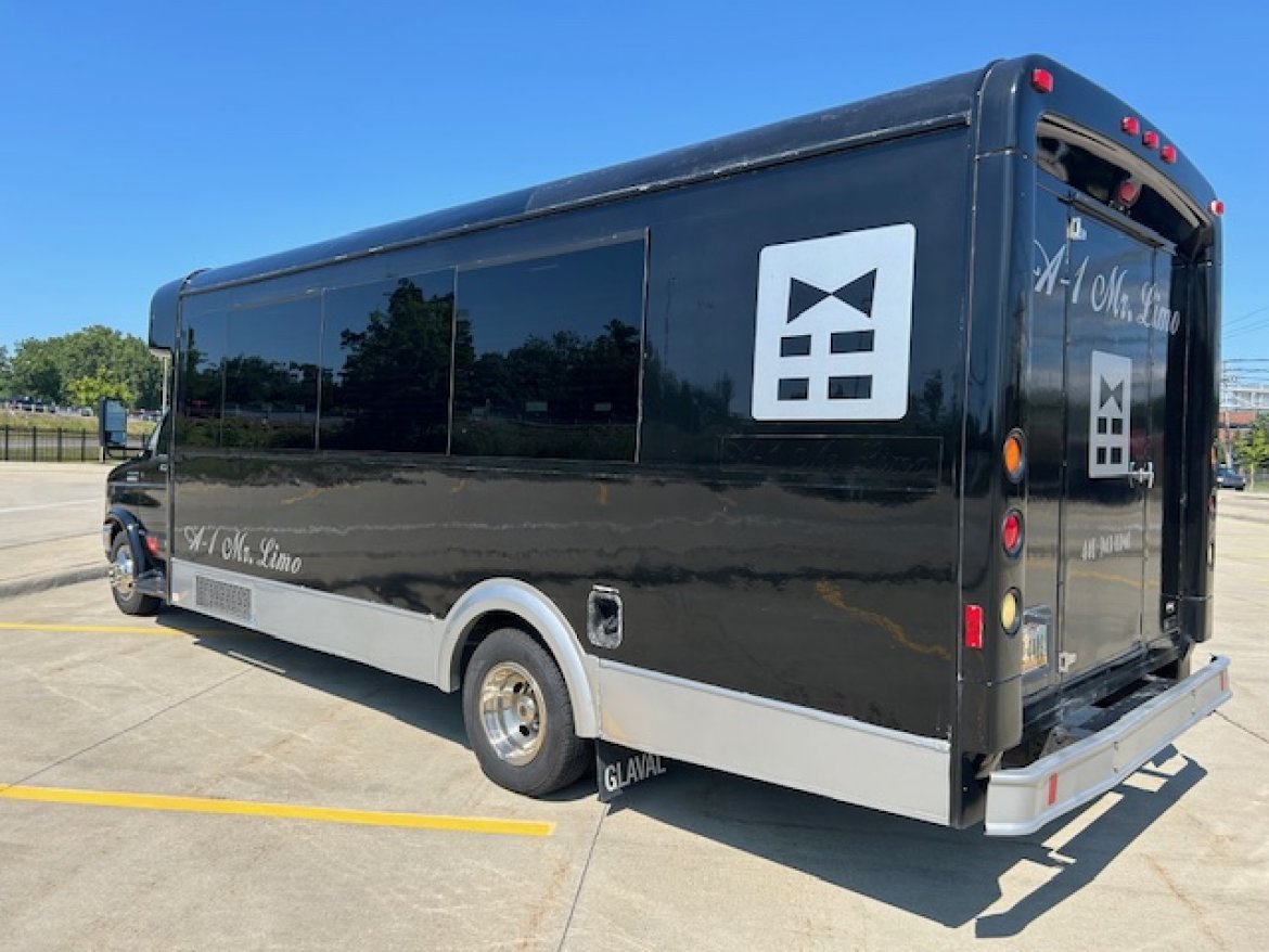 2014 Ford E-450 Limo Bus