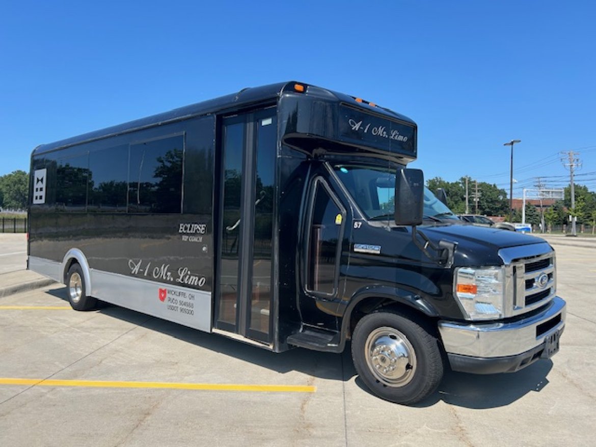 2014 Ford E-450 Limo Bus