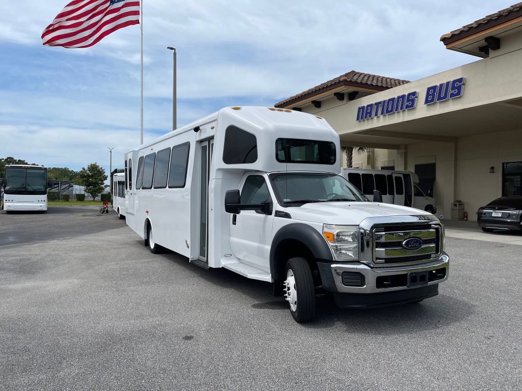 2013 Ford F-550 Shuttle Bus